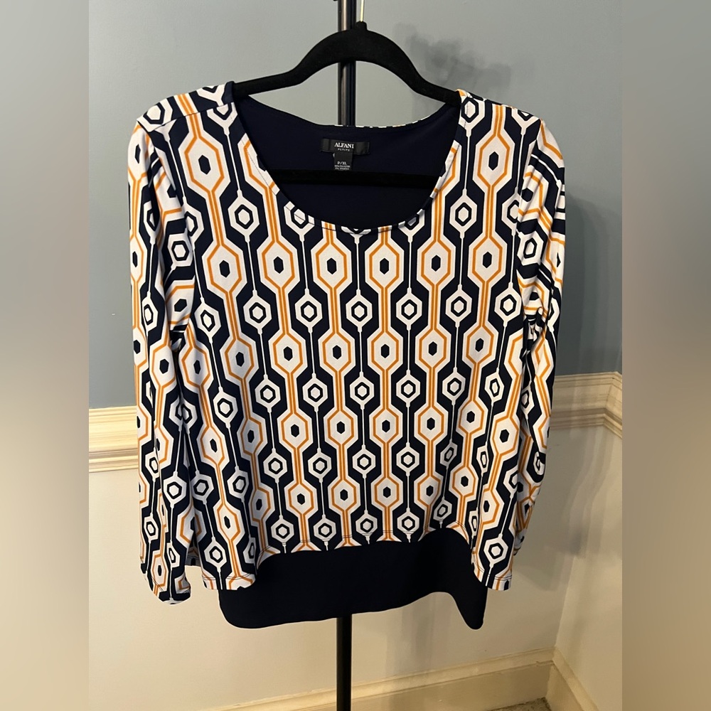 Alfani Women's Navy and Gold‎ Geometric Blouse